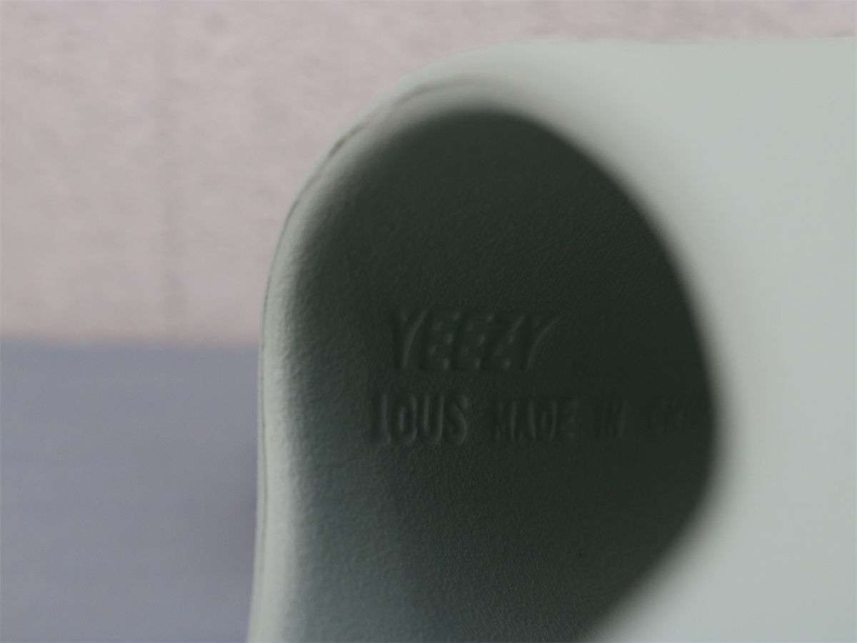 Free Shipping Yeezy Slide Salt ID5480